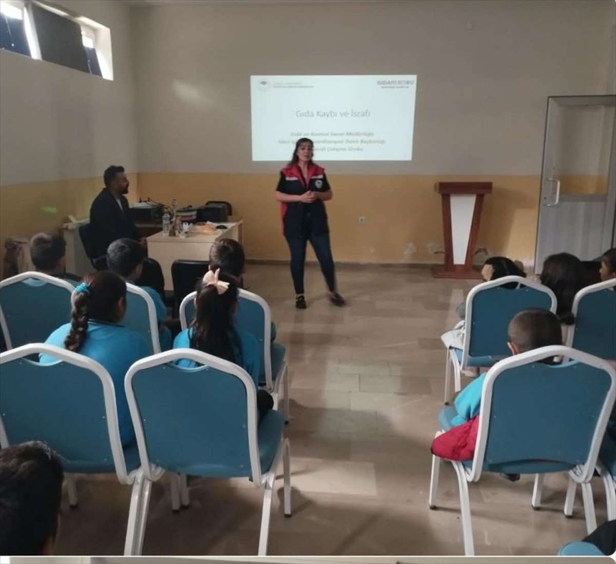 Sivas Ulaş\'ta İlçe Tarım ve Orman Müdürlüğü, öğrencilere gıda güvenliği eğitimi verdi