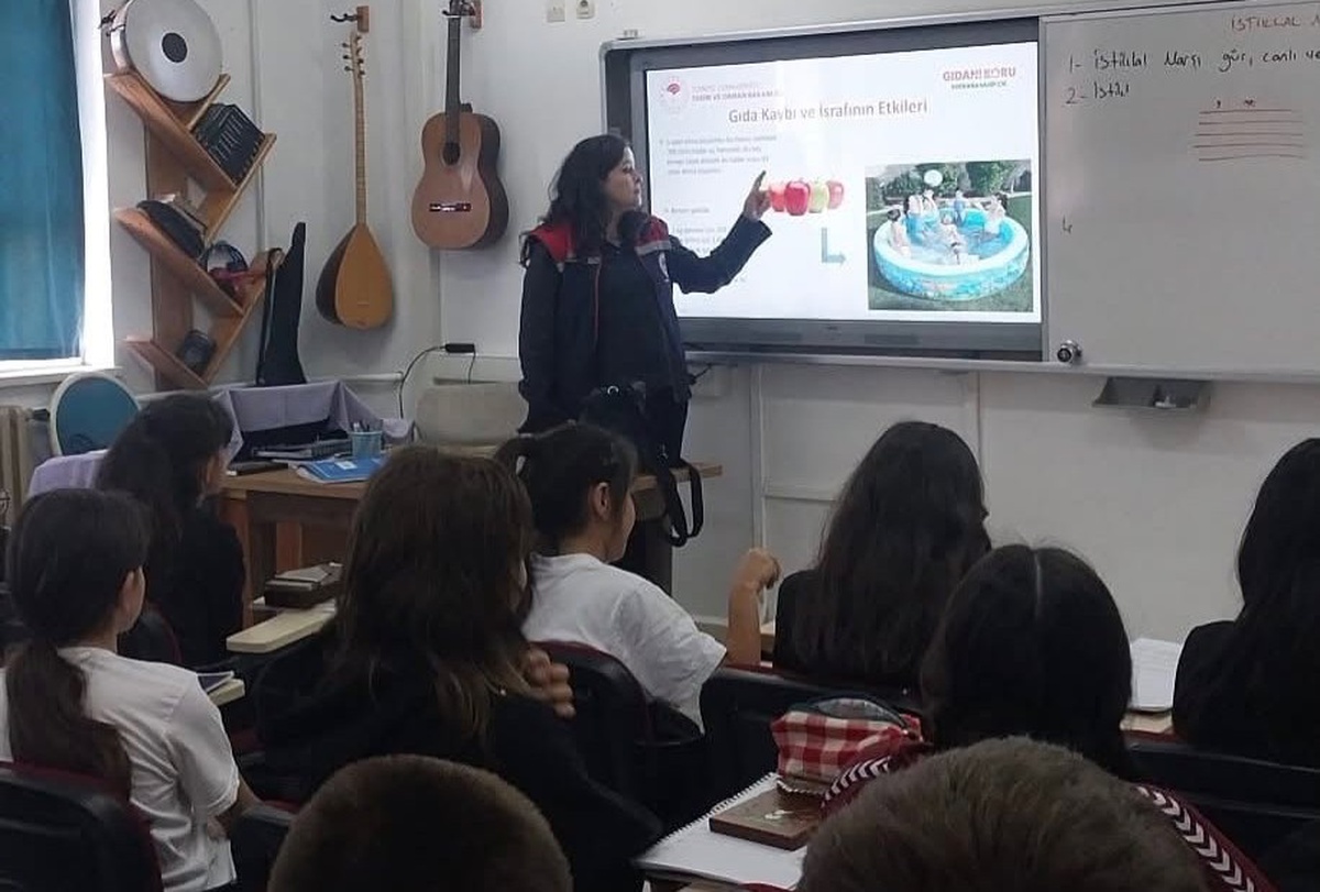 Aydın Söke\'de Tarım ve Orman Müdürlüğü ortaokul öğrencilerine gıda israfını anlattı