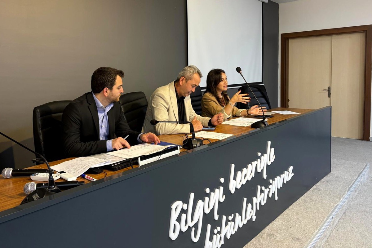 SUBÜ, zehirlenme vakalarının ardından yemekhane sorumlularını bilgilendirdi