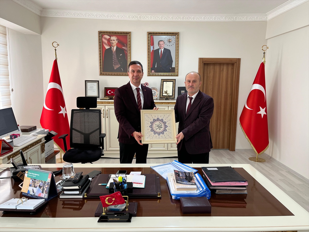 Suluova Kaymakamı Gürçam, Din Görevlileri Haftası\'nda müftü ve görevlileri ağırladı