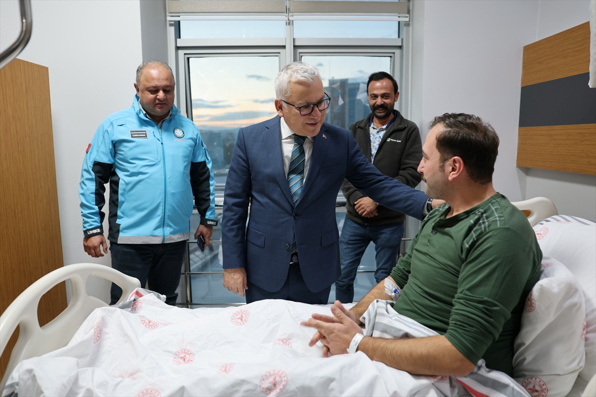 Turhal Şeker Fabrikası\'nda gazdan etkilenen 10 işçiyi Sivas Valisi ziyaret etti