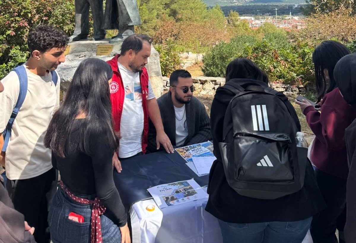 Uluslararası Gençlik Merkezi, Muğla Sıtkı Koçman Üniversitesi\'nde fırsatları tanıttı