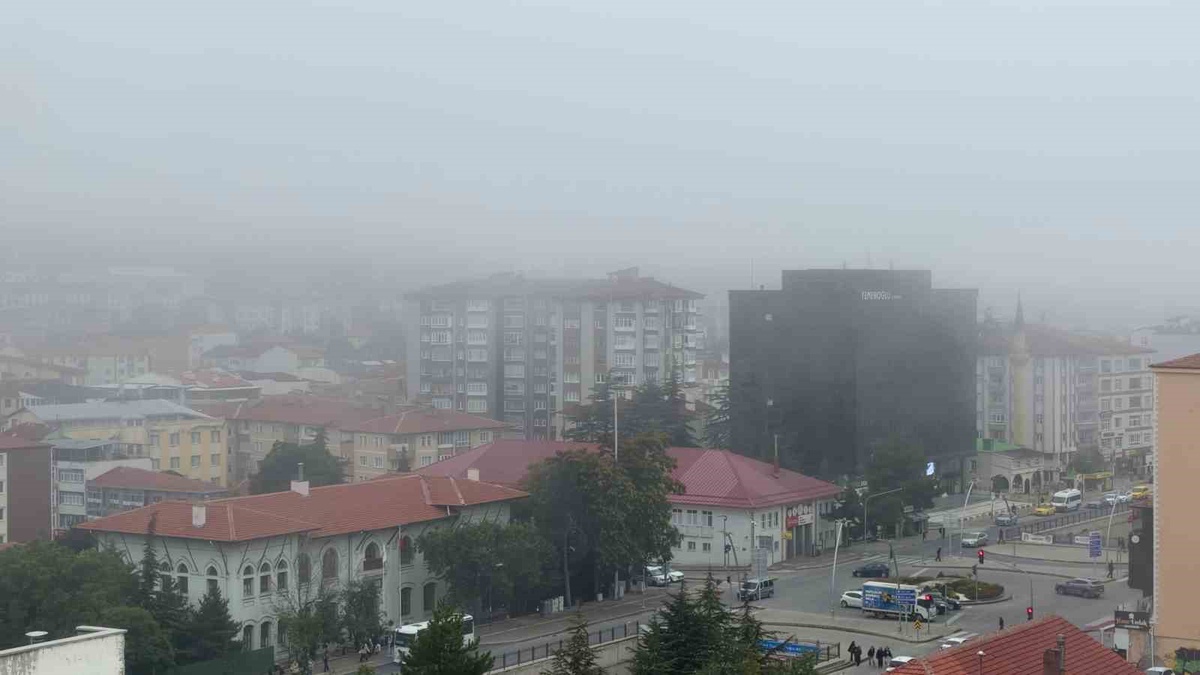 Yozgat\'ta yoğun sis etkili oldu, Muslubelen\'de görüş 30 metreye düştü