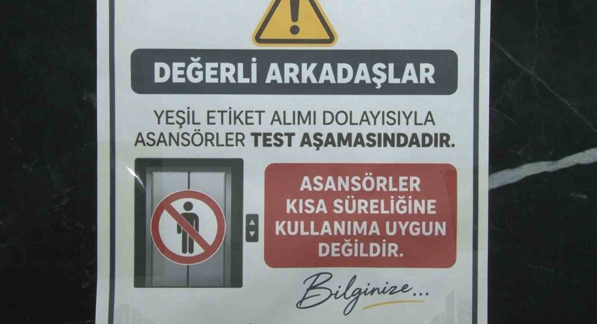 Adana\'da 11 katlı apartmanın asansöründe mahsur kalan kişiyi itfaiye kurtardı