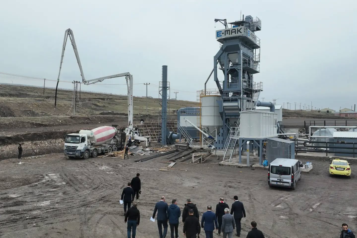 Ağrı Valisi Bozkurt, 9 Ekim açılışı öncesi OSB'deki hazırlıkları yerinde inceledi