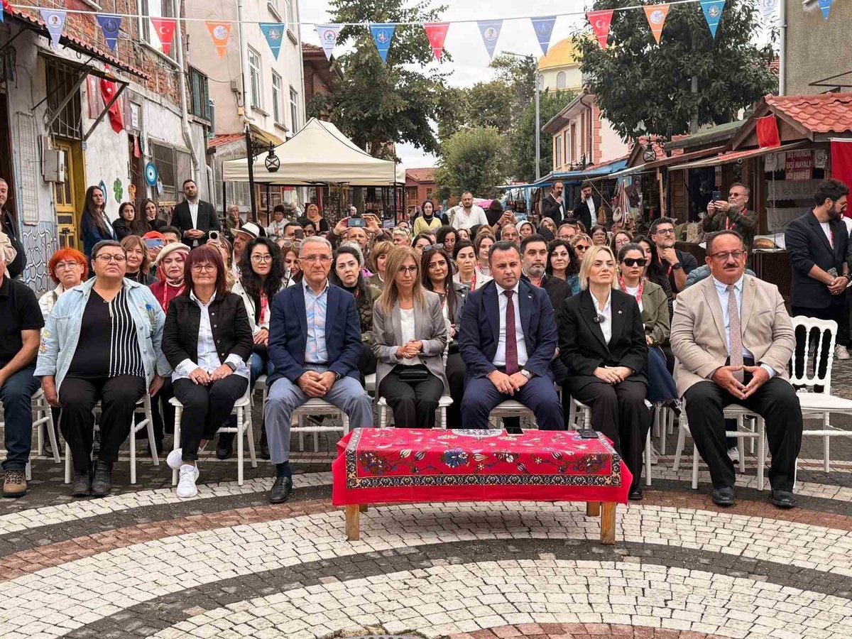Akçakoca\'da Uluslararası Suluboya Festivali\'nin ikincisi sanatseverlerle başladı
