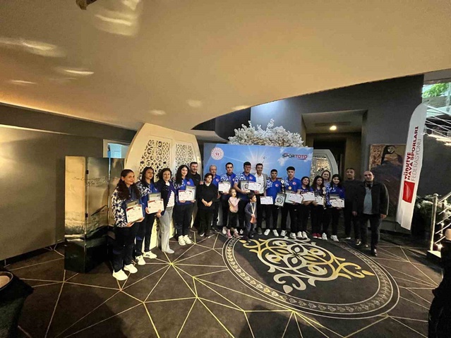 Alaşehirli sporcular Uzay Modelleri Avrupa Şampiyonası'nda 2 altın, 4 gümüş, 1 bronz aldı