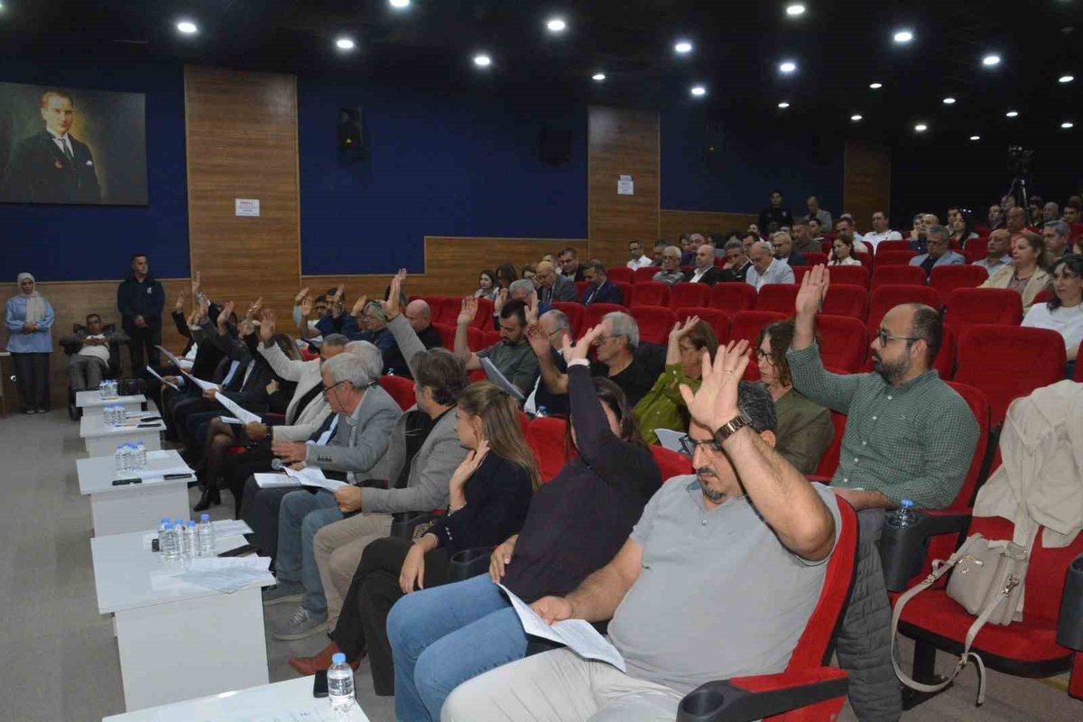 Aliağa Belediyesi\'nde teşkilat değişti, yeni müdürlükler kuruldu, üç müdürlük kapatıldı