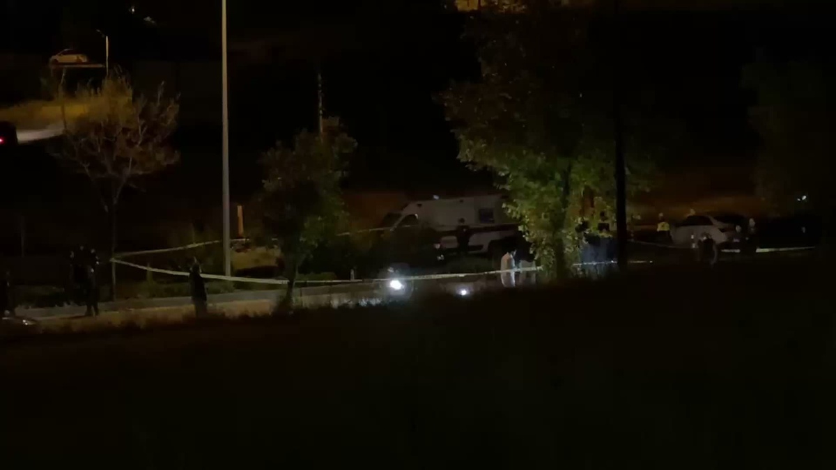 Ankara\'da uygulama noktasında polise silahlı saldırı: Bir polis memuru şehit oldu