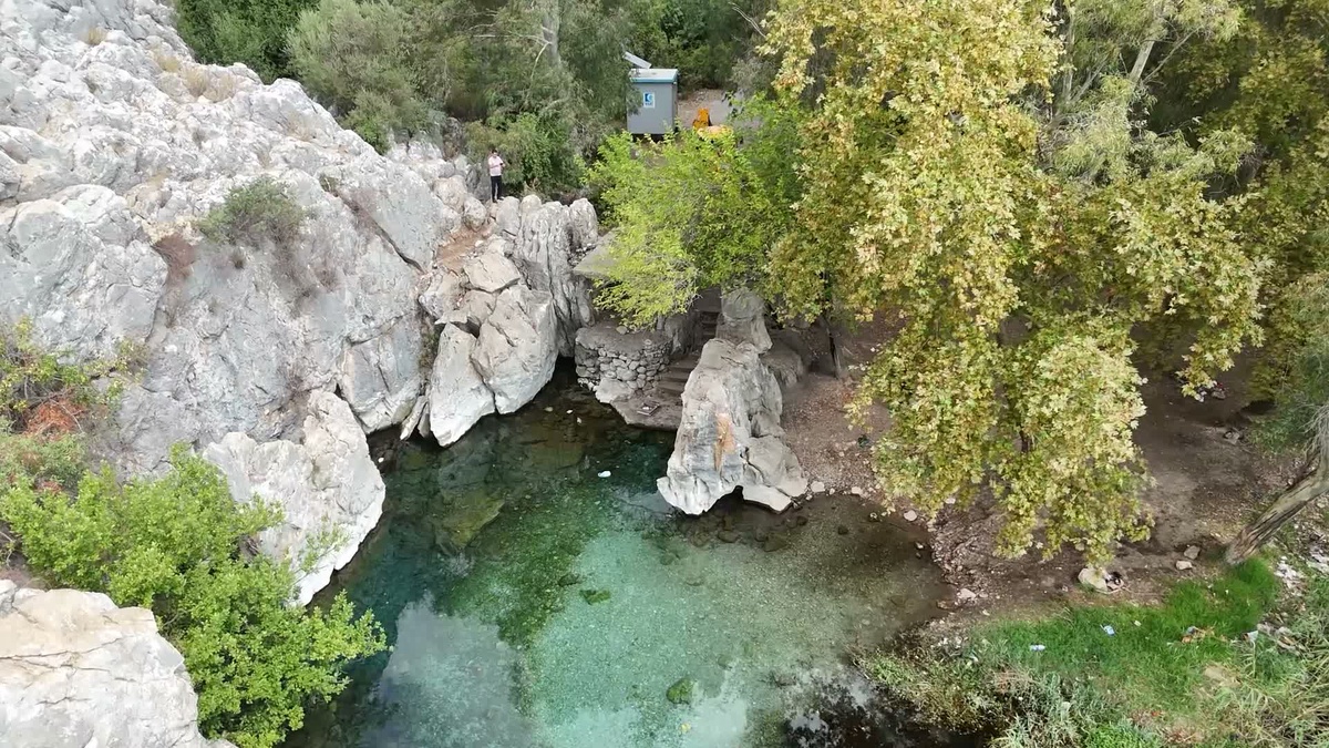 ASAT, Antalya\'da Kırkgöz su kaynağı çevresindeki metruk yapıyı yıktı
