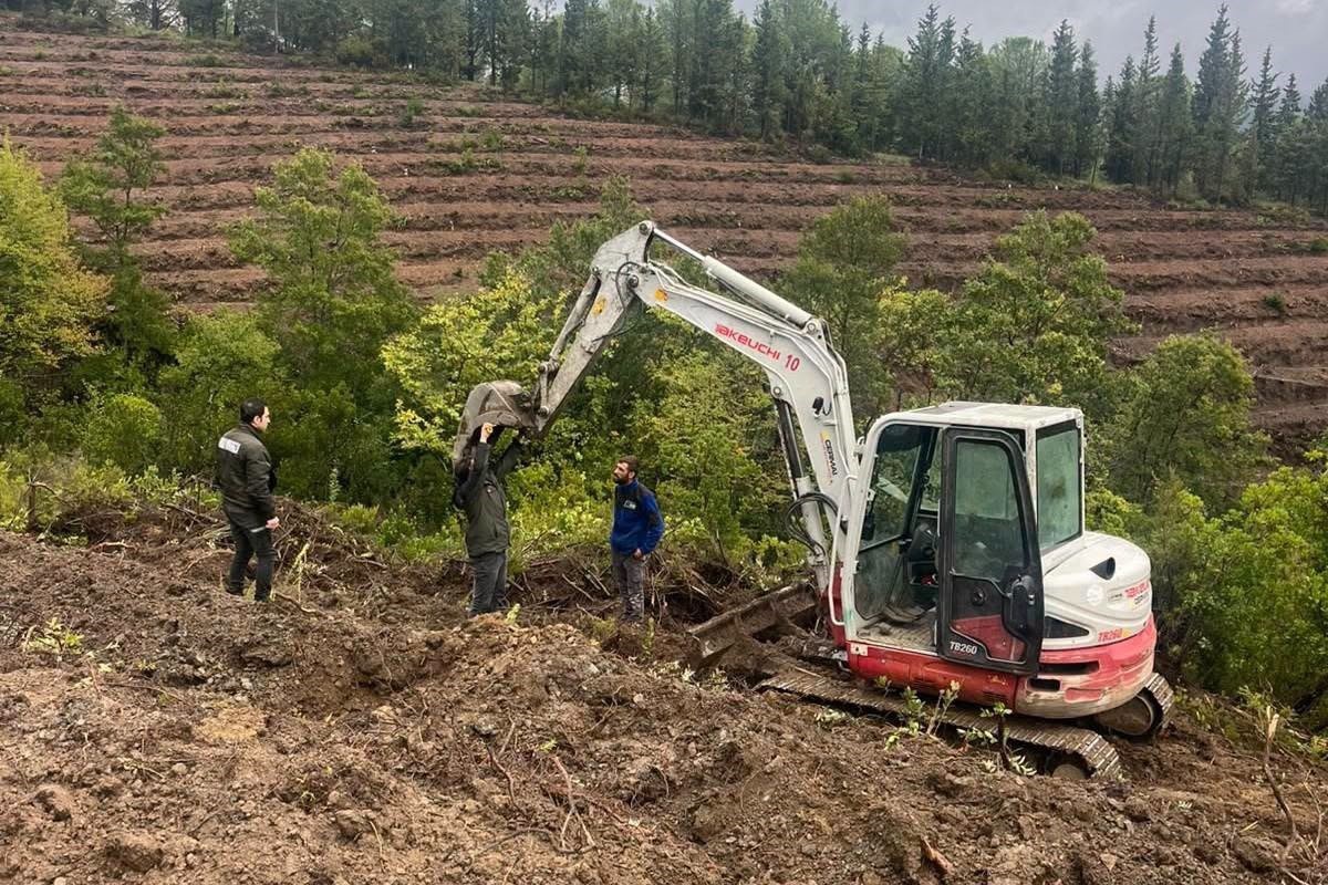 Gönen\'de 250 hektarlık endüstriyel plantasyon sahasında hazırlıklar incelendi
