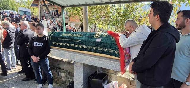 Okuldaki saldırının ardından acı veda! Eslem Sare son yolculuğuna uğurlandı