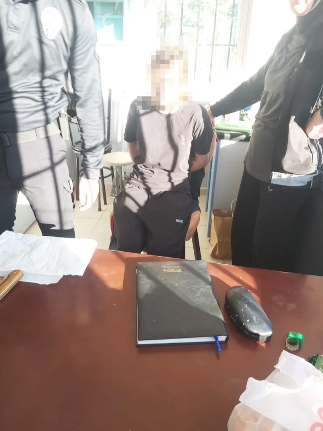 Başakşehir'deki okul saldırısında 15 yaşındaki şüpheli ile anne ve babası tutuklandı