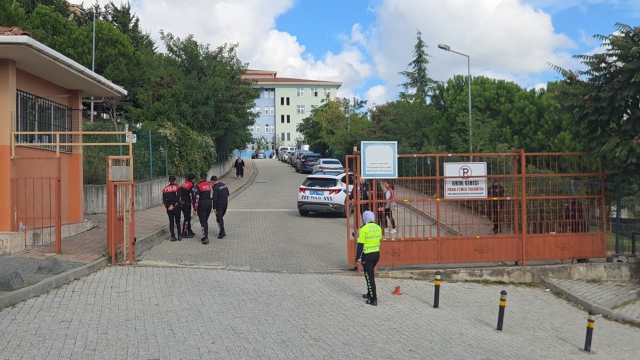 Başakşehir'deki okul saldırısında 15 yaşındaki şüpheli ile anne ve babası tutuklandı