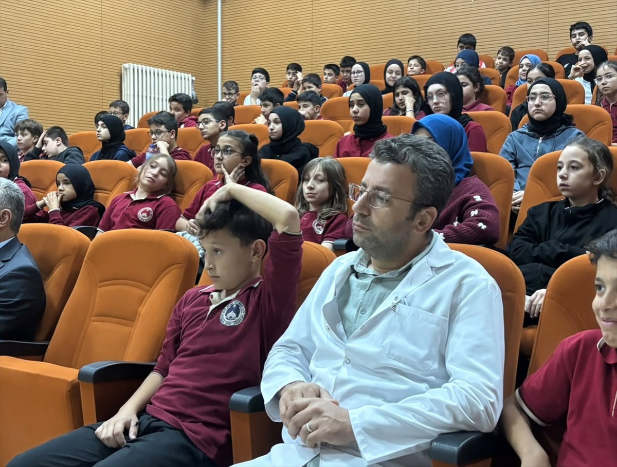 Beypazarı\'nda "Peygamberimiz ve Güzel Ahlak" konferansı dünenlendi