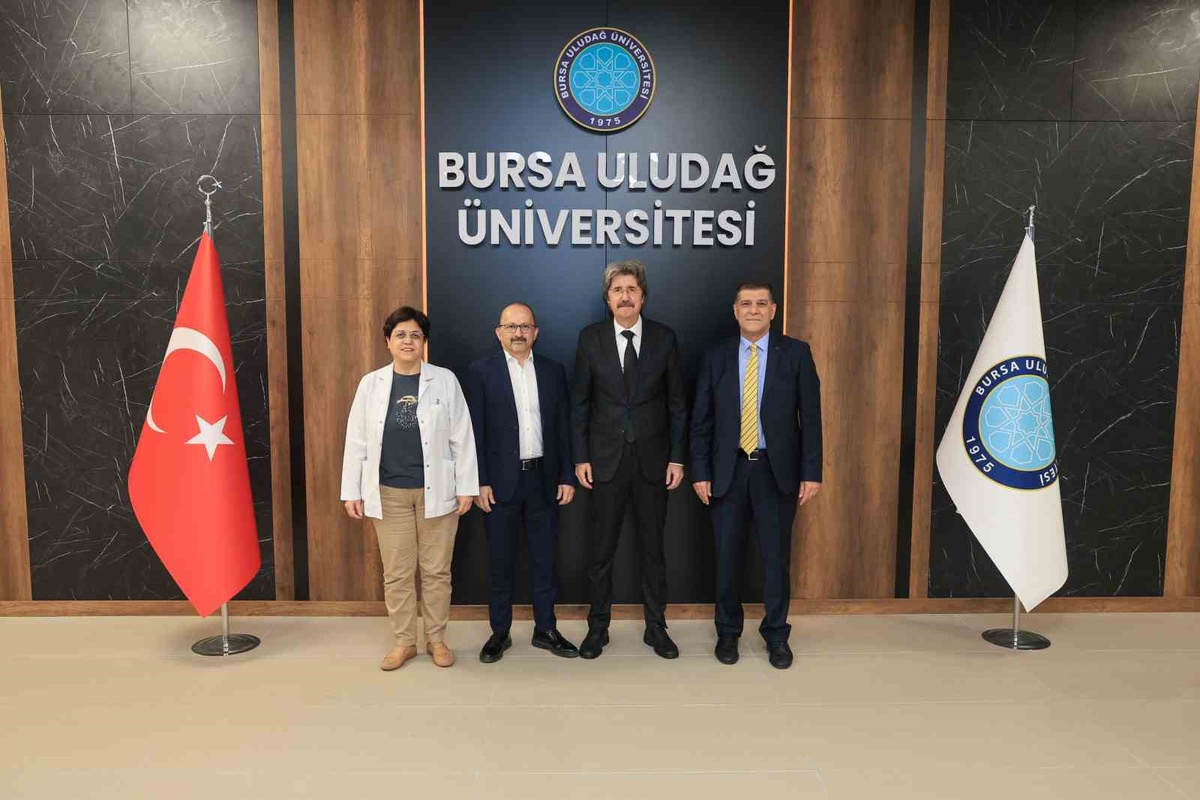 İş insanı Göksu, 6 ilde hizmet veren BUÜ Hastanesi\'ne solunum test sistemi bağışladı