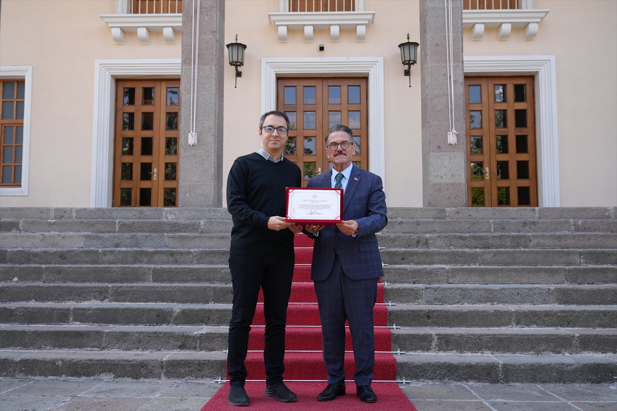Burak Onur Erdem\'in IFCM başkanlığına getirilen ilk Türk müzisyen olduğu belirtildi