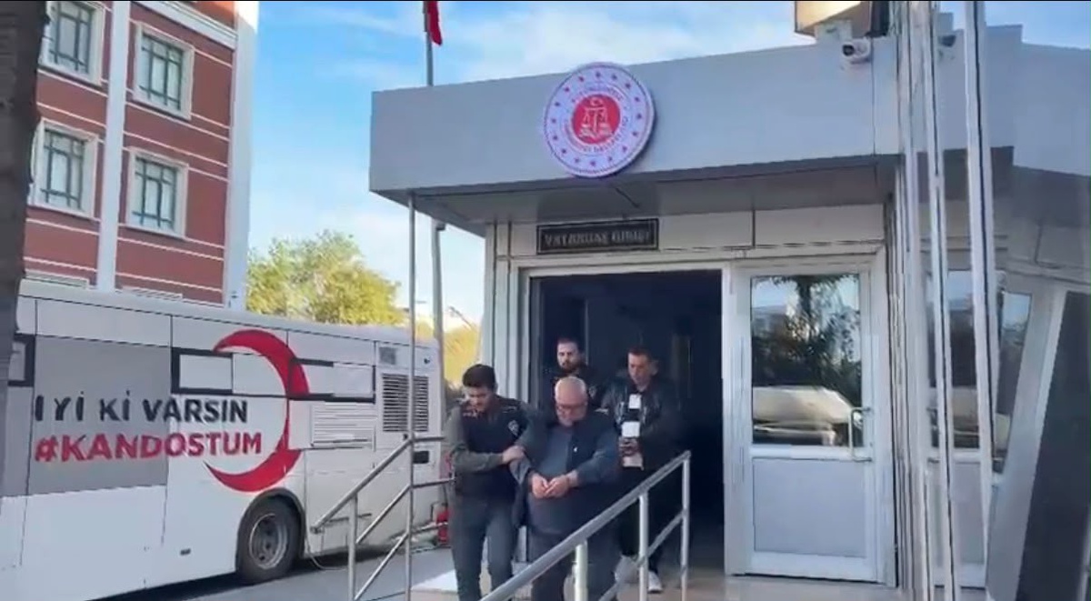 Büyükçekmece\'de 5 kişiyi 3 milyon 570 bin lira dolandıran 2 şüpheli tutuklandı