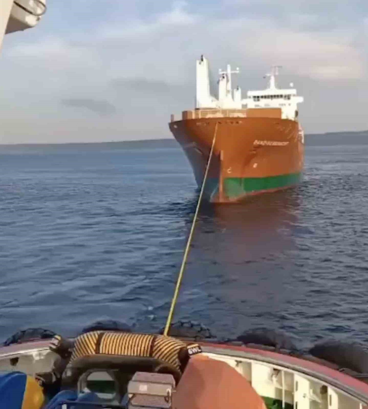 Hollanda bayraklı gemi Çanakkale Boğazı\'nda arızalandı, Karanlık Liman\'a demirletildi