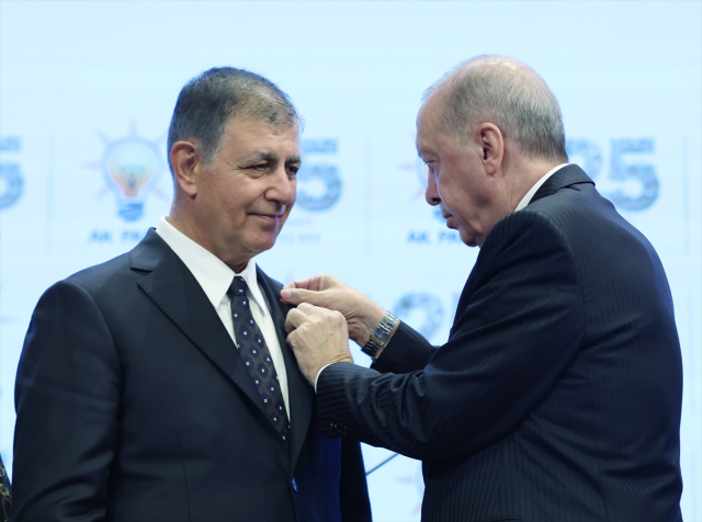 Cemil Tugay'dan ilk sözler! Salondakilere 40 yıllık AK Partili gibi hitap etti