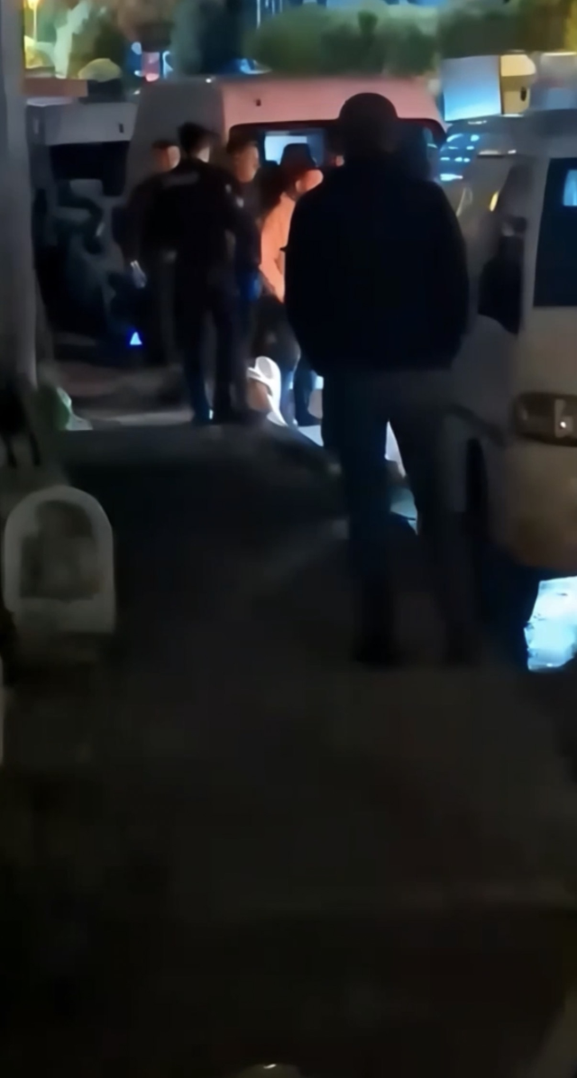 Çıplak halde markete girip