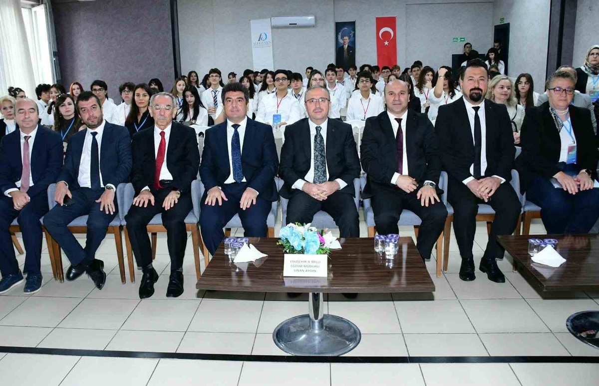 Eskişehir\'de öğrenciler COP31 Ulusal Gençlik İklim Çalıştayı\'nda çözüm aradı