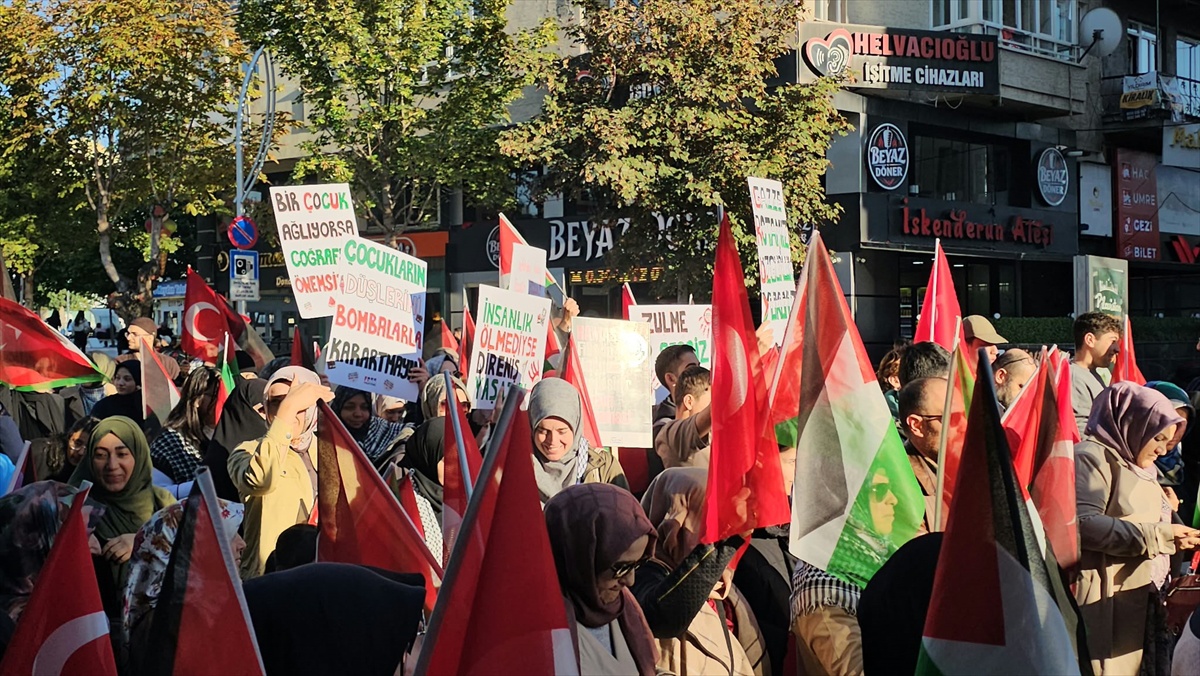 Çorum\'da İsrail\'in Gazze\'deki soykırımı yürüyüşle protesto edildi
