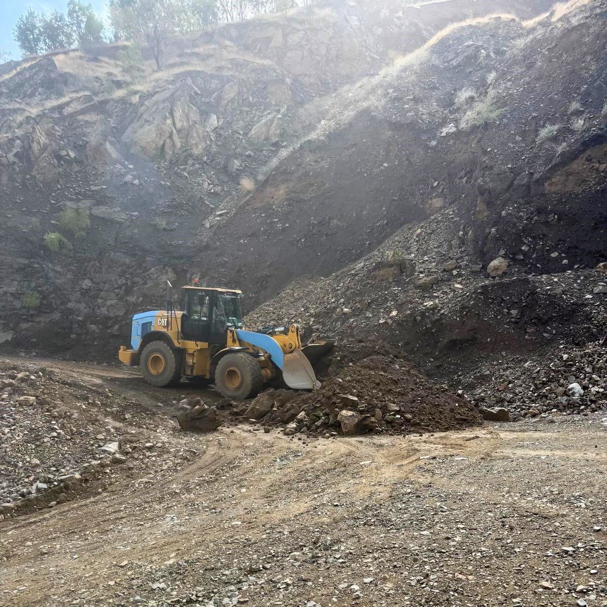 Diyarbakır Büyükşehir ve Kulp Belediyesi 200 kilometrelik yolda çalışma yürütüyor