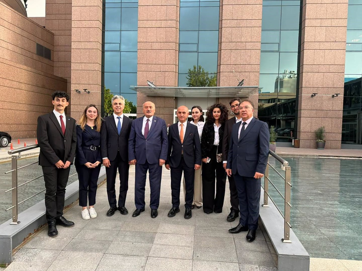 EBYÜ Rektörü Kuyrukluyıldız, Binali Yıldırım\'ı öğrencilerle ziyaret etti