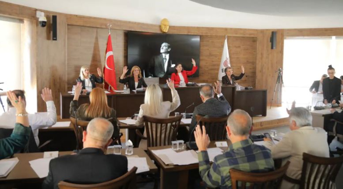 Edirne Belediyesi Komisyonu taksi ve minibüs ücretlerine yüzde 15 zam kararı verdi