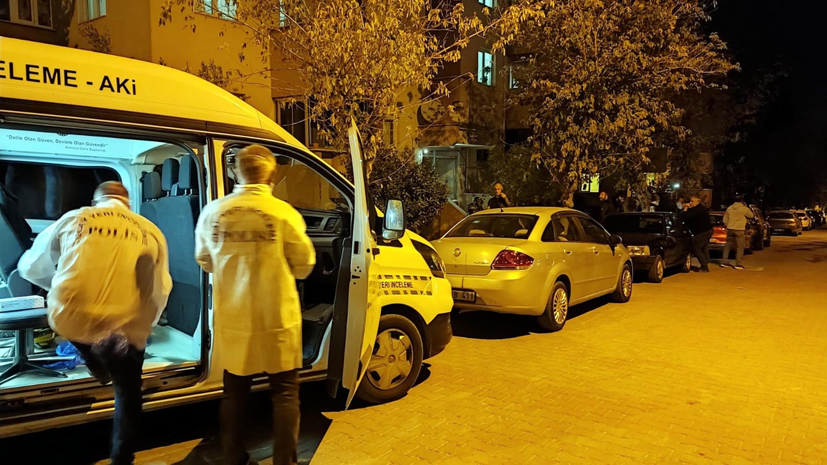 Edirne Keşan\'da kötü koku yayılan dairede yalnız yaşayan Vahap Yücel ölü bulundu
