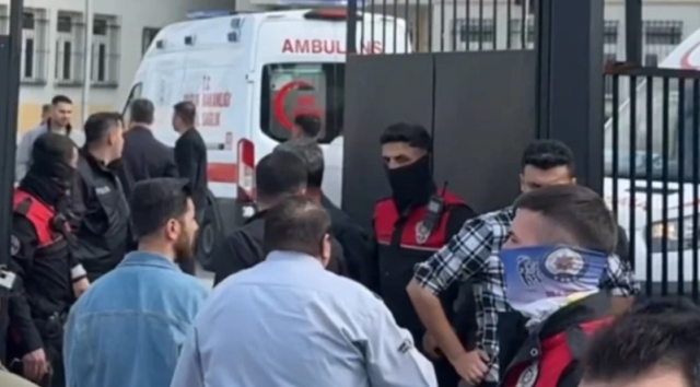 İstanbul'da lisede kavga! Ekipler olay yerine sevk edildi