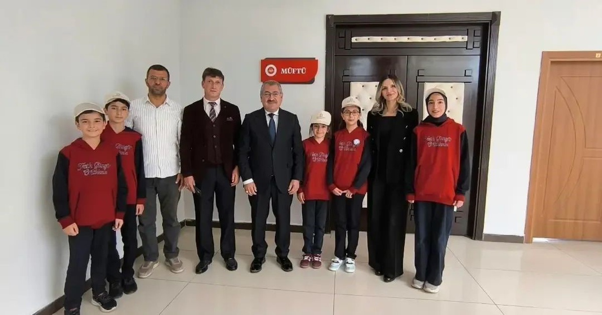 Camiler Haftası\'nda Faik Güngör Ortaokulu, Erzurum İl Müftüsü Çapçı\'yı ziyaret etti