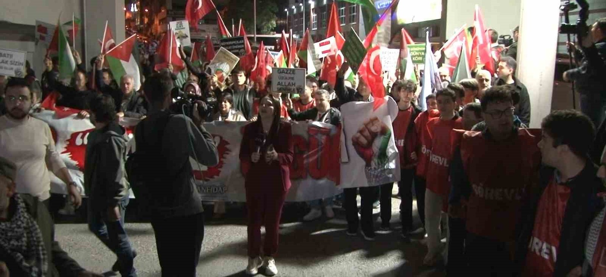 Ankara\'da ANFİDAP öncülüğünde Gazze saldırılarının 3. yılı için yürüyüş düzenlendi.