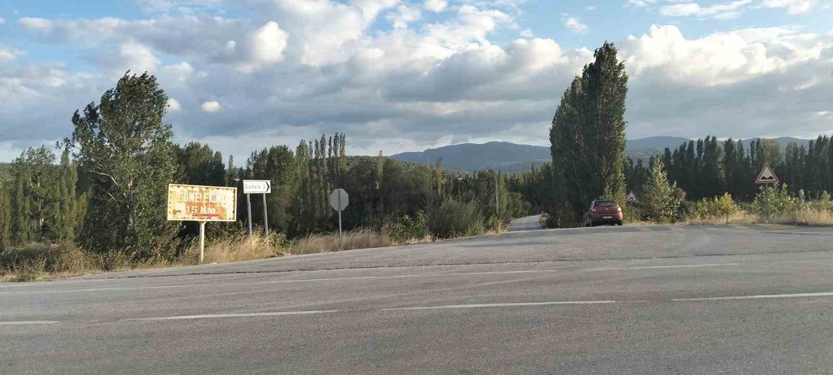 Gediz\'deki Gümele ve Altınkent köyleri girişleri bariyersiz, muhtar çözüm bekliyor