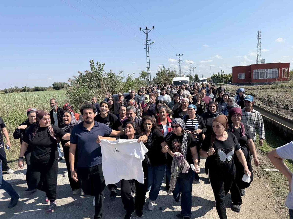 Girne açıklarında batan gemide naaşı bulunan üniversiteli genç Tarsus\'ta defnedildi