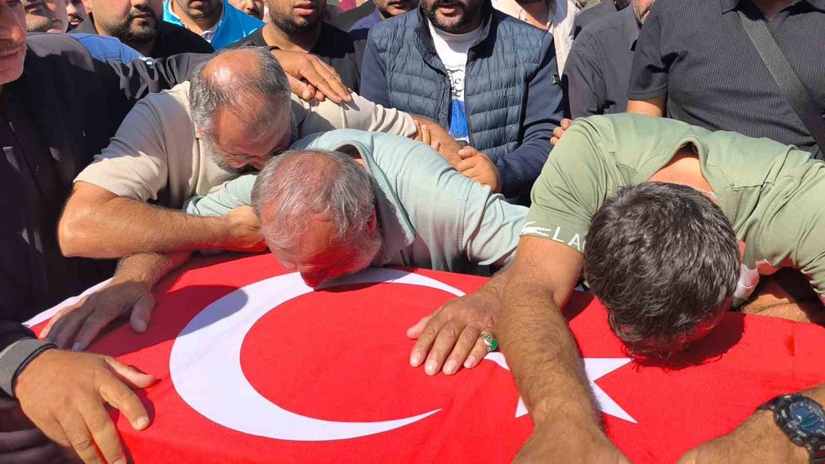 Mahmut Demir, Girne açıklarında batan gemide bulunan naaşıyla Reyhanlı\'da defnedildi