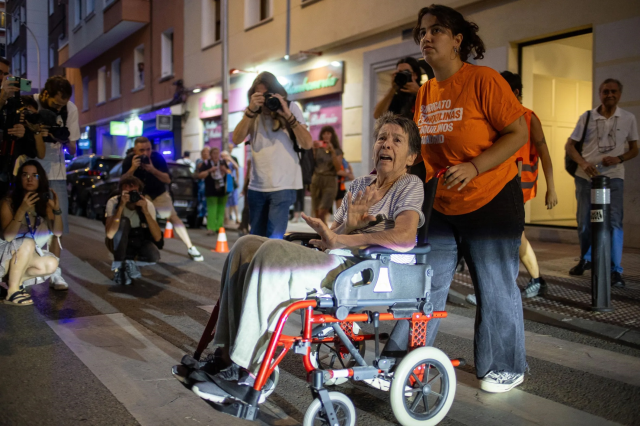 İspanya'daki konut krizinin sembolü olan 87 yaşındaki Mari Carmen hastanede hayatını kaybetti