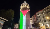 İstanbul'un kalbinde Filistin için tek yürek: Galata Kulesi Filistin bayrağıyla aydınlandı