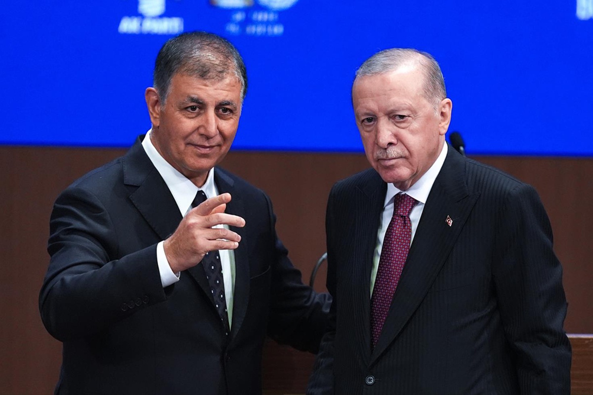 İzmir Büyükşehir Belediye Başkanı Tugay, basın mensuplarının sorularını yanıtladı: