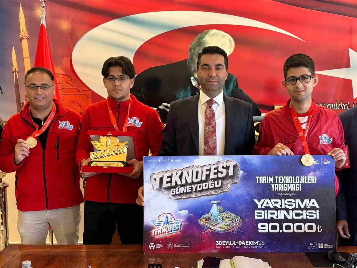 Kamanlı öğrenciler yapay zeka destekli arı biti projesiyle Türkiye birincisi oldu