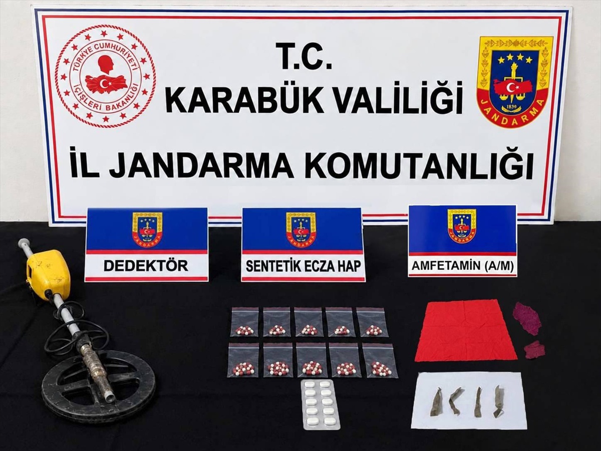 Karabük\'te operasyonda 10 zanlı gözaltına alındı, 100 sentetik ecza ele geçirildi