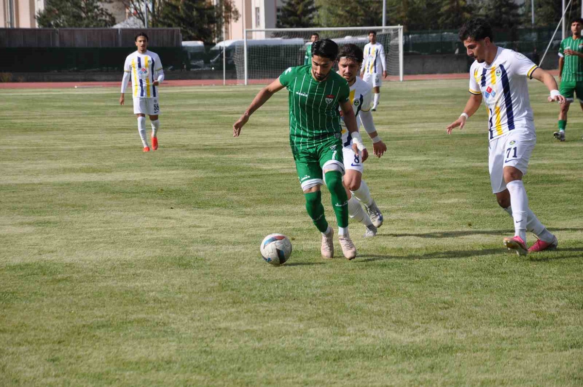 Kars 36 Spor, Fatsa Belediyespor\'u 1-0 yenip Ziraat Türkiye Kupası\'nda üst tura çıktı