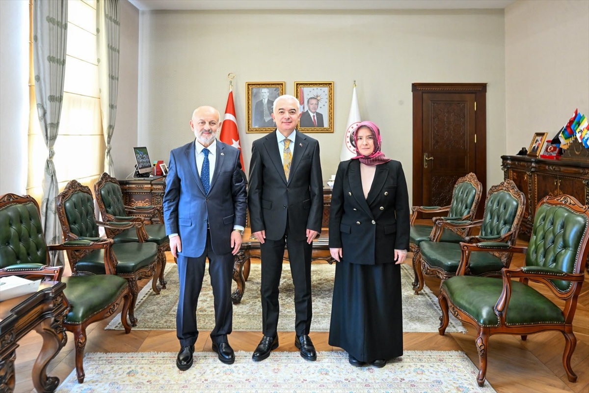 Kırklareli Valisi Turan, Camiler ve Din Görevlileri Haftası\'nda müftüyü kabul etti