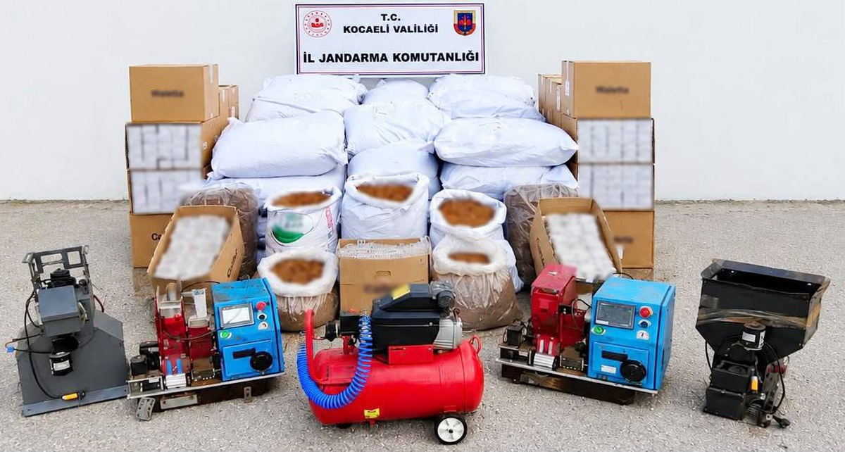 Kocaeli Körfez\'de jandarma, 2 milyon 450 bin liralık kaçak tütün ve makaron ele geçirdi