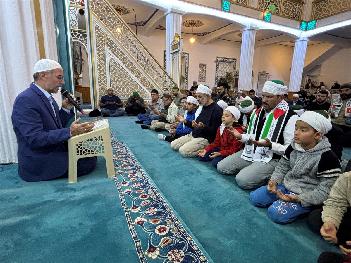 Kumluca\'da Gazze saldırılarının yıl dönümünde dua buluşması düzenlendi