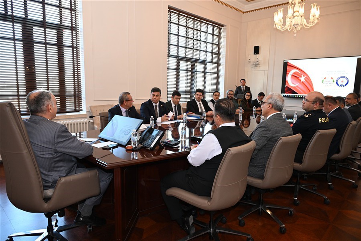 Manisa\'da İl Spor Güvenlik Kurulu 2026-2027 sezonu için risk analizini görüştü