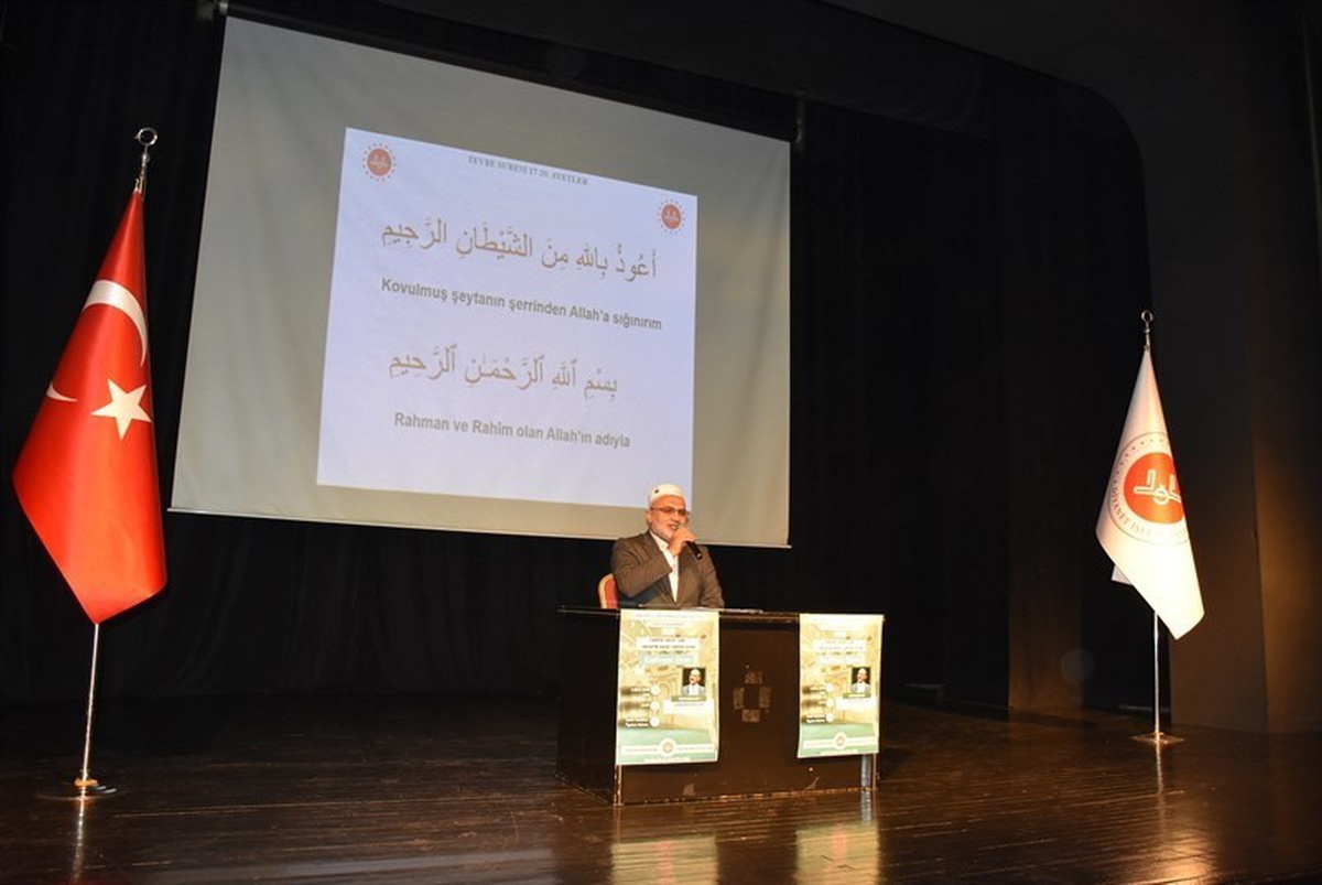 Manisa Salihli\'de camilerin toplumsal rolü \'Cami ve Sosyal Hayat\' konferansında anlatıldı