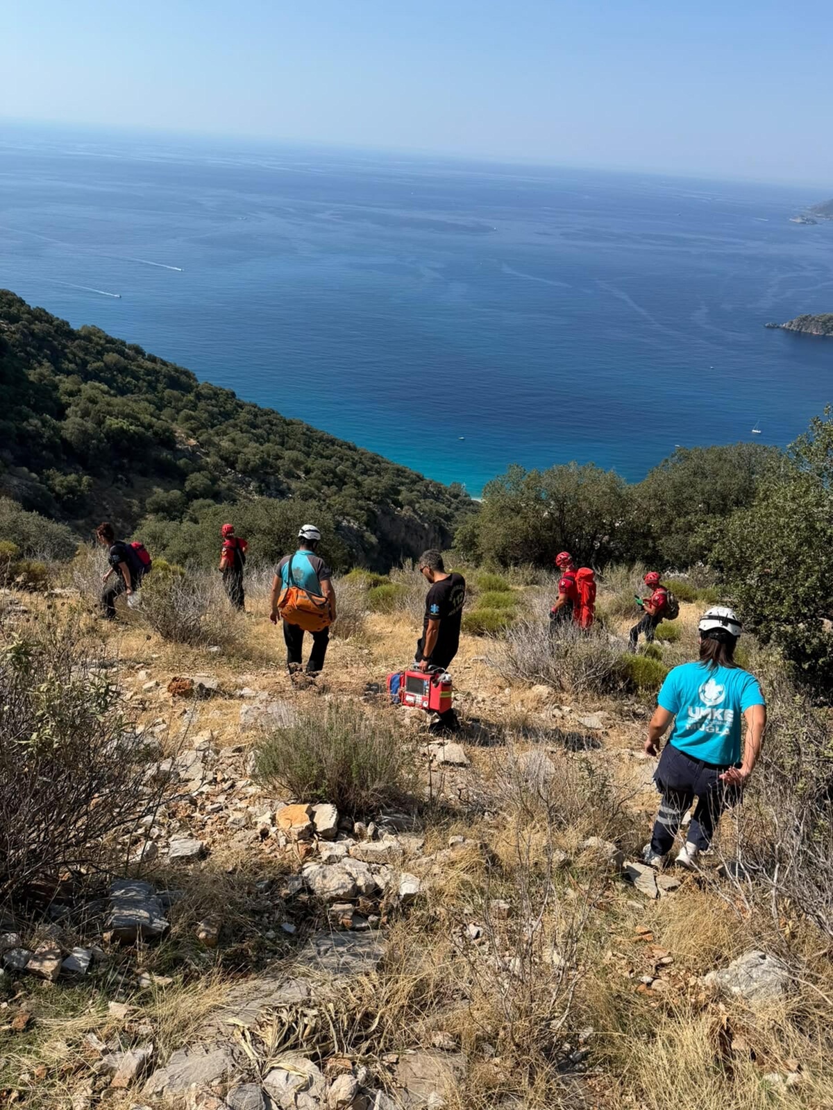 Babadağ\'da acı son: Eğitim uçuşu için Fethiye\'ye gelen Rus paraşütçü kayalıklarda can verdi