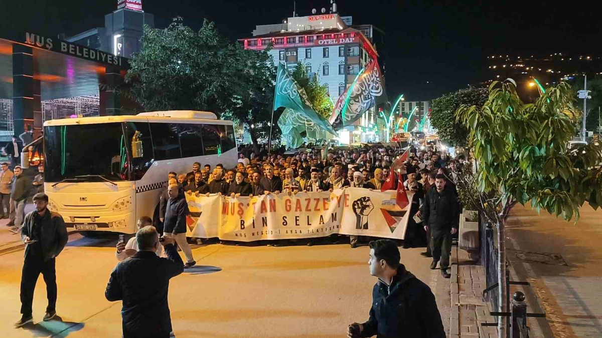 Muş\'ta Gazze\'ye destek için yürüyen binlerce kişi İsrail saldırılarını protesto etti